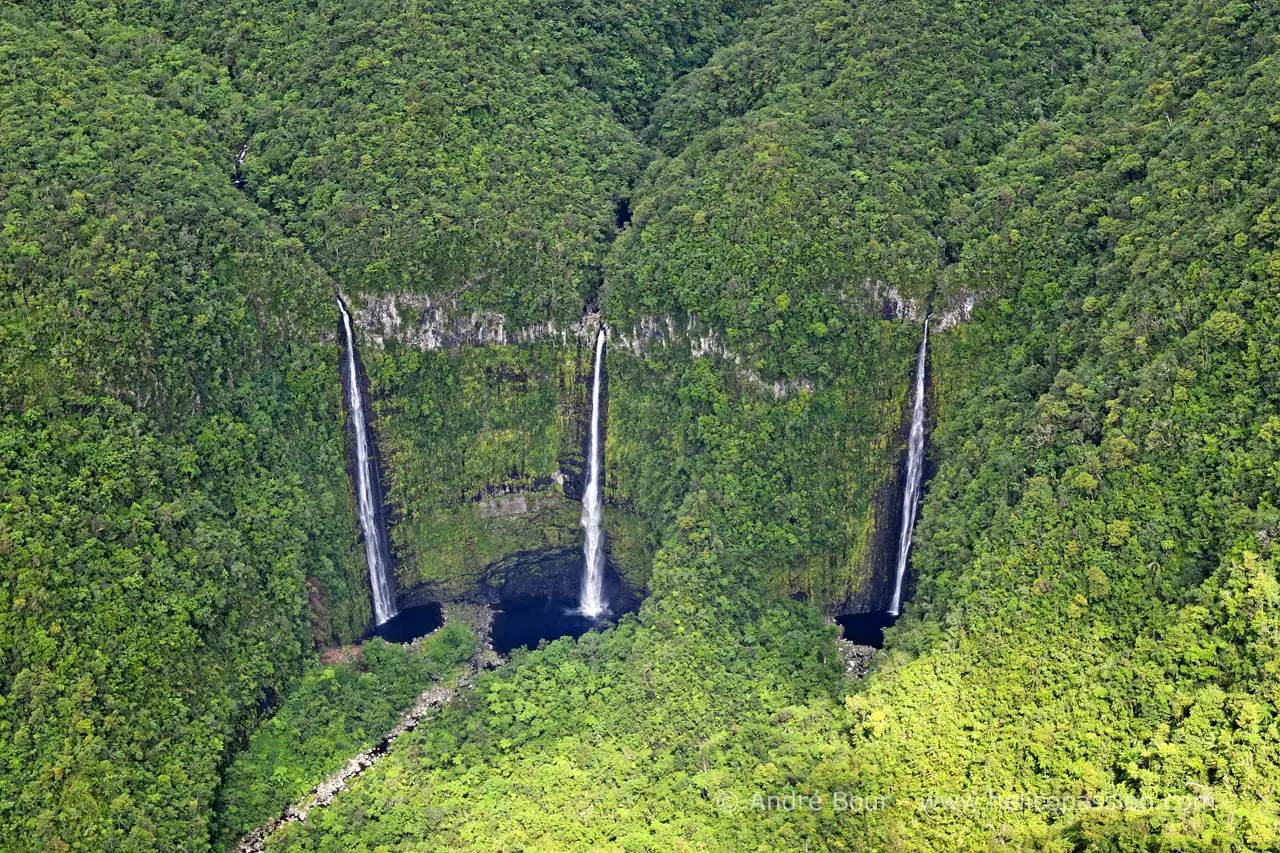 La Réunion, terre de contrastes : une exploration depuis le ciel